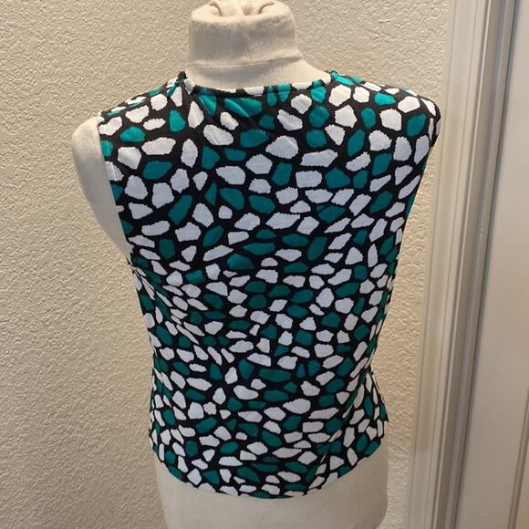St. John Sleeveless Tank Top w/ Green & White Pebbled All Over Print EUC Sz M - Picture 3 of 9